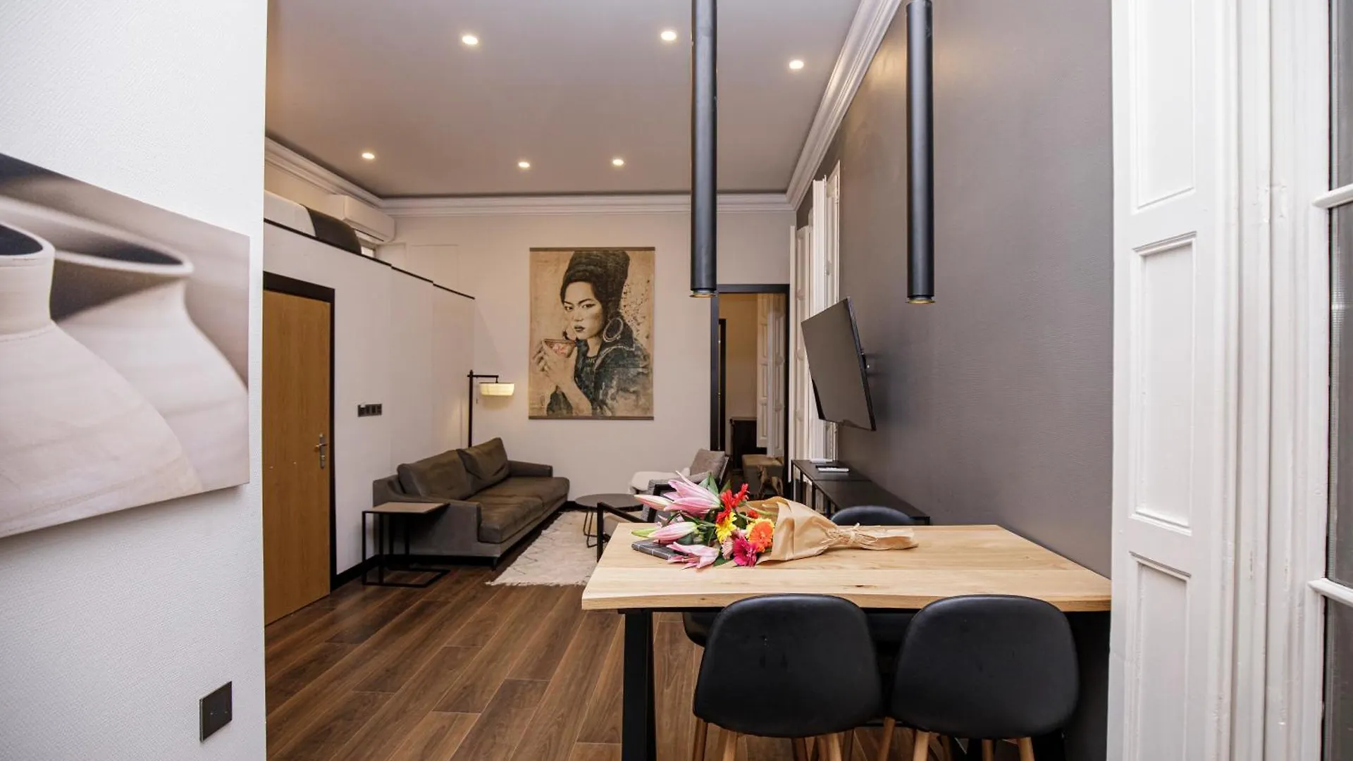 Beautiful Cosy Modern Apartment ,19Th Century Building Barcelona